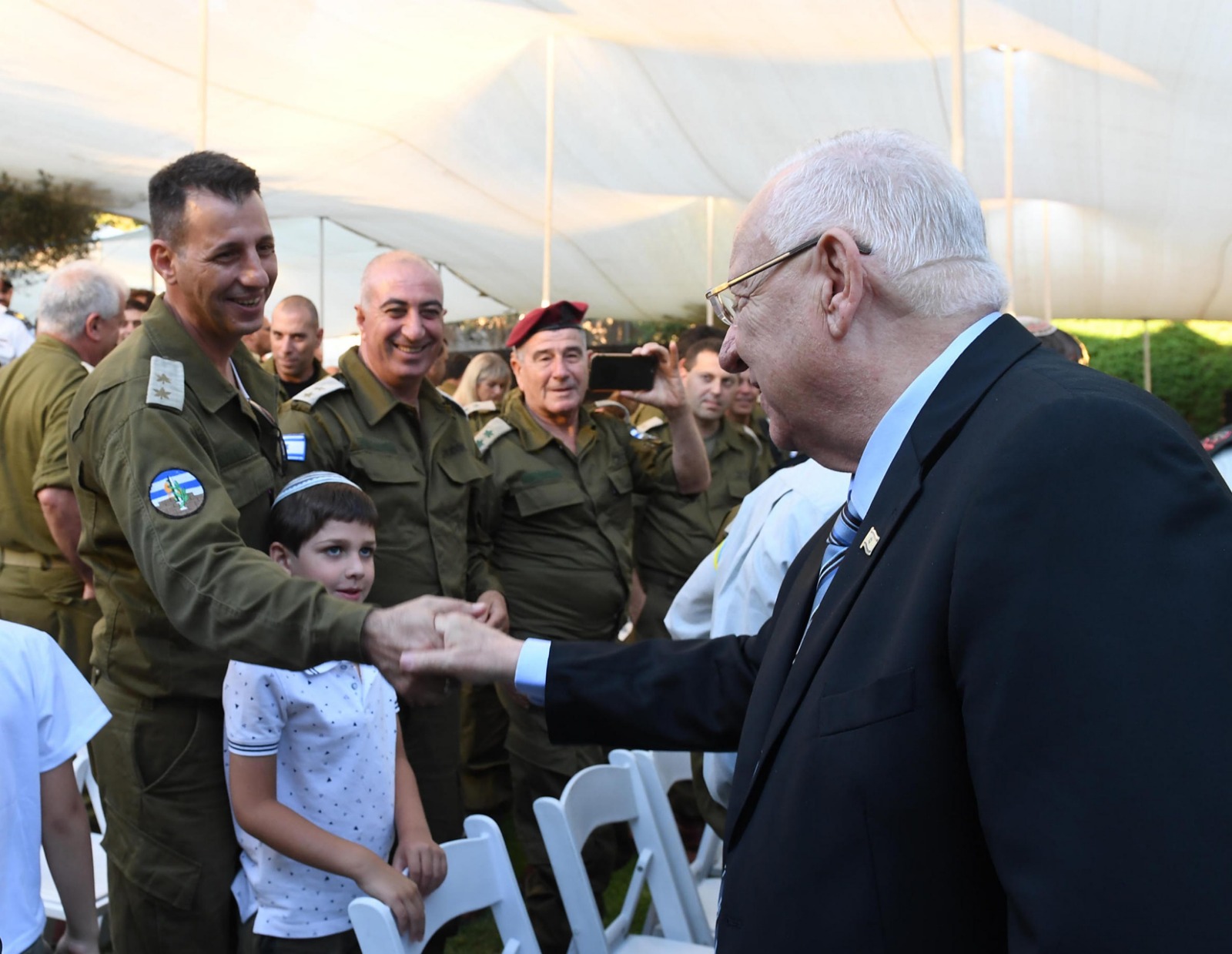 President Rivlin presented certificates of excellence IDF outstanding reserve units photo credit Mark Neiman GPO