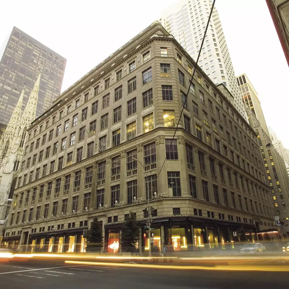 Saks Fifth Avenue Owner Unveils Plan for Casino at NYC Store - The